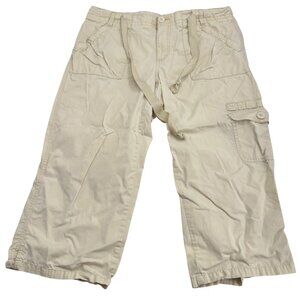 Dockers Women's size 8 Cargo Capri pants Lightweight Favorite Fit Casual Beige